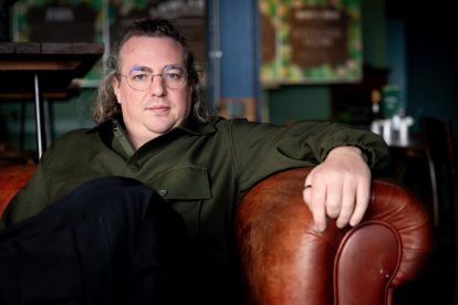 Bob Discovered Porsche 1 I0 A0531 new